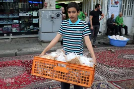 سفره افطاری هیئت حضرت ابوالفضل(ع) بلوار ابوذر تهران