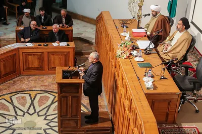 نشست «نظام تربیت دینی در دانشگاه‌ها و حوزه‌های علمیه» با حضور نماینده پاپ