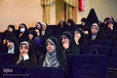 نشست ارزش‌ها و تربیت معنوی از دیدگاه امام علی (ع)