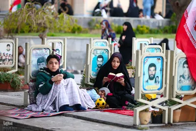 تحویل سال ۱۴۰۵ در گلستان شهدای اصفهان