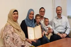 Unang Babaeng Bosniana Sino Pinagkadalubhasaan ang 7 mga Estilo ng Pagbigkas ng Qur’an