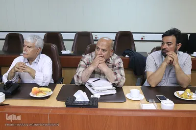 نشست نقد و بررسی کتاب «توحیدگرایی و صلح»