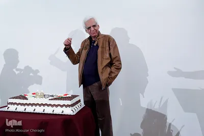 بیست و هشتمین گردهمایی هنرمندان به مناسبت تولد کیومرث پوراحمد (تولد ماه)