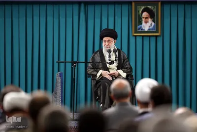 رهبر انقلاب اسلامی در دیدار دست‌اندرکاران برگزاری کنگره شهدای قم
