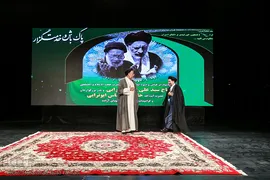از راست حجت الاسلام والمسلمین سید محمدحسن ابوترابی‌فرد، امام جمعه موقت تهران و حجت‌الاسلام و المسلمین سید محمود علوی، وزیر اطلاعات در بزرگداشت سید آزادگان، حجت‌الاسلام سید علی‌اکبر ابوترابی