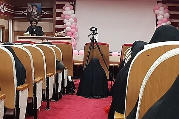 نقش جامعه‌ساز بانوان باید احیا شود