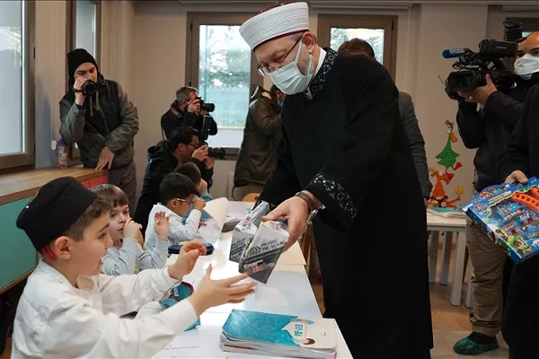 Ali Erbaş: Çocuklar Kur'an-ı Kerim ile iyiliklerle donatılmalı