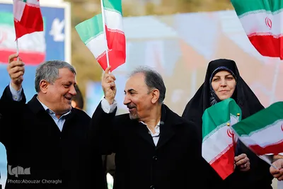 شهین دخت مولاوردی، محمدعلی نجفی و محسن هاشمی در آیین برافراشتن بزرگترین پرچم جمهوری اسلامی ایران