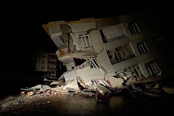 Depremin vurduğu Kahramanmaraş’ta kahreden görüntüler!