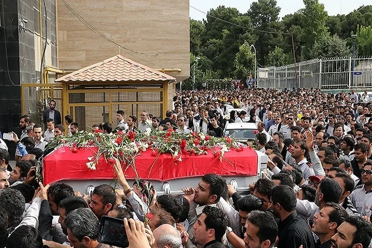 پیکر پدر شهیدان محمدی‌پور در رفسنجان تشییع شد