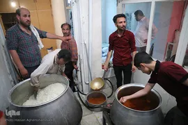 سفره افطار کریم اهل‌بیت(ع)در کوچه پس کوچه‌های جنوب تهران