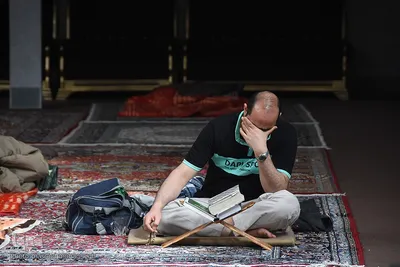 قرائت دعای ام داود در سومین روز مراسم معنوی اعتکاف