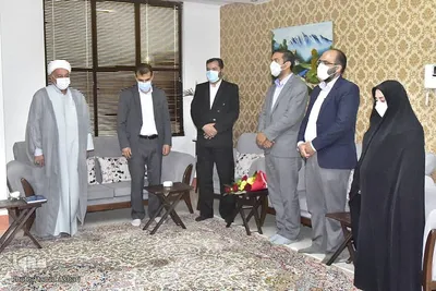 دیدار و رییس مرکز اطلاع رسانی وزارت کشور با خانواده شهید در بیرجند