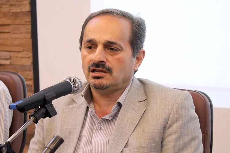 کتاب «۴۰ سال تلاش» در گیلان رونمایی شد