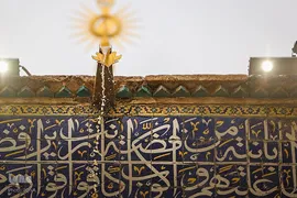 برکت باران در ماه مبارک رمضان در حرم حضرت علی(ع)