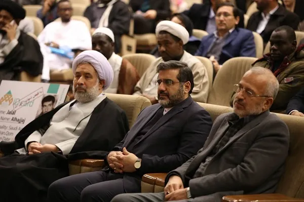 نهضت امام(ره)، هیچگاه رنگ وبوی قومیت و نژاد به خود نگرفته است