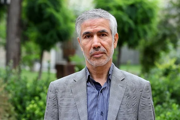 حسین آهی؛ عروض‌دان و گوهر بی‌بدیل ادبیات