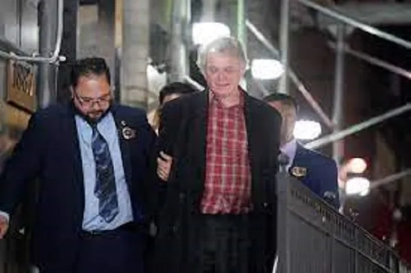 Un ex-conseiller d'Obama obtient un accord pour éviter une accusation de crime de haine