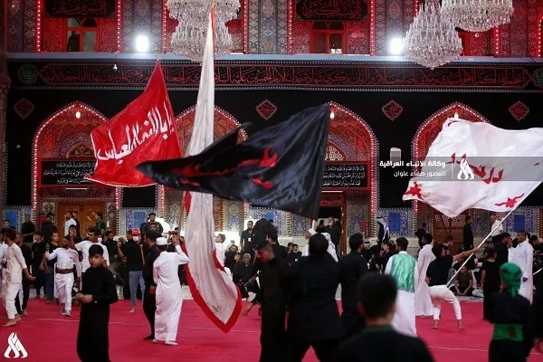 جموع الزائرين تواصل توافدها إلى كربلاء المقدسة لإحياء مراسم عاشوراء