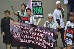 دانډونیزیا خلکو دامریکا او داسرائیلوبیرغونه وسوزول