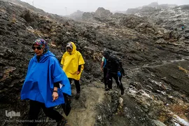 کوهپیمایی از ورزش‌هایی است که بانوان نیز هم‌پای مردان در آن گام بر می‌دارند 