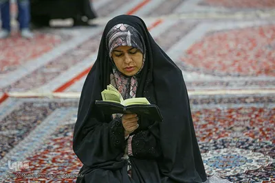 ویژه‌برنامه تحویل سال نو در گلستان شهدای اصفهان