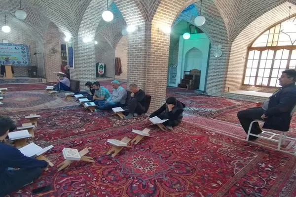 کرسی تلاوت مسجد استاد شاگرد تبریز