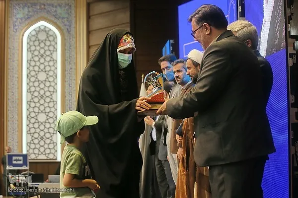 درخشش حافظان مؤسسه مهد قرآن در مسابقات قرآنی دستگاه‌ها و اصناف