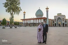 هدیه خادمان حرم شاهچراغ به زوج ها در روز ازدواج
