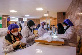 حرم علی بن حمزه(ع) کارگاه تولید ماسک جهادگران