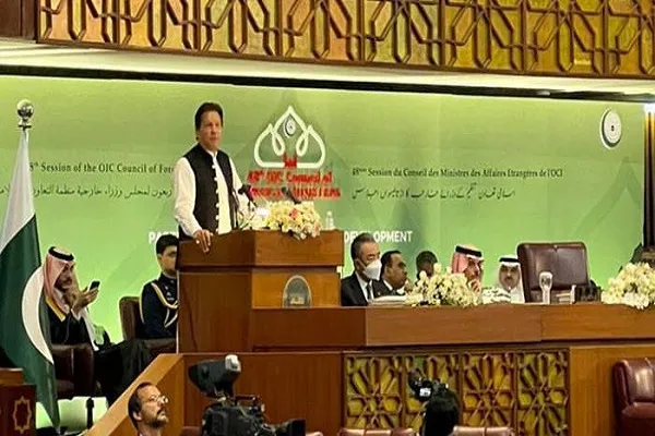 Pakistanın baş naziri İslam ölkələrinin islamafobiyaya biganəliyini tənqid edib