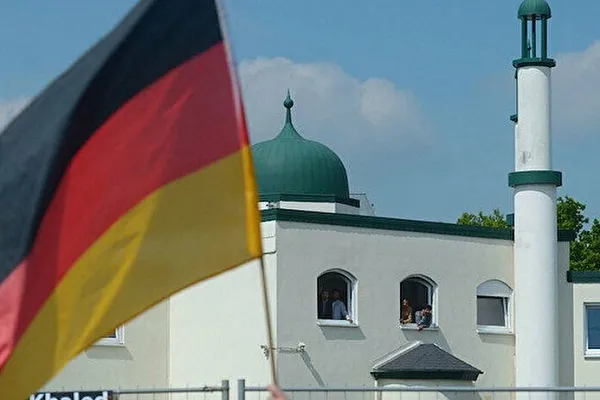 Berlin'de bir camiye kundaklama girişimi