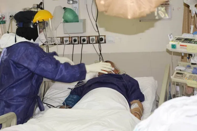 شیرینی خدمت جهادگران سلامت در روزهای تلخ کرونایی