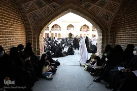 مراسم قرائت دعای پرفیض عرفه در امام زاده سید حمزه (ع) تبریز