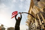 مراسم سنتی شال و پر کردن علم تاریخی طیب
