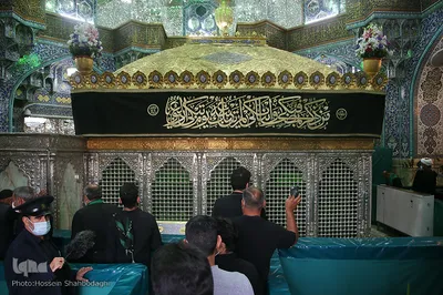 Schiiten begehen den Trauertag Tasu´a im Heiligen Schrein von Fatima Masuma