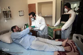اهدای غذای حضرتی امام رضا(ع) به بیماران کرونایی و کادر درمانی بیمارستان خانواده نزاجا