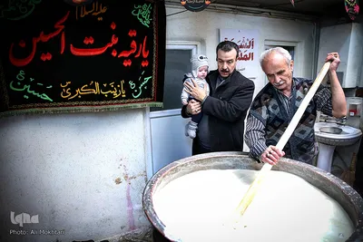 هم زدن پیاپی شیره جوانه گندم 