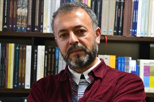 Yazar ve şair Mevlana İdris Zengin vefat etti