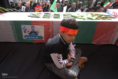 تشییع پیکر مطهر ۱۲ شهید جنگ رمضان در شیراز