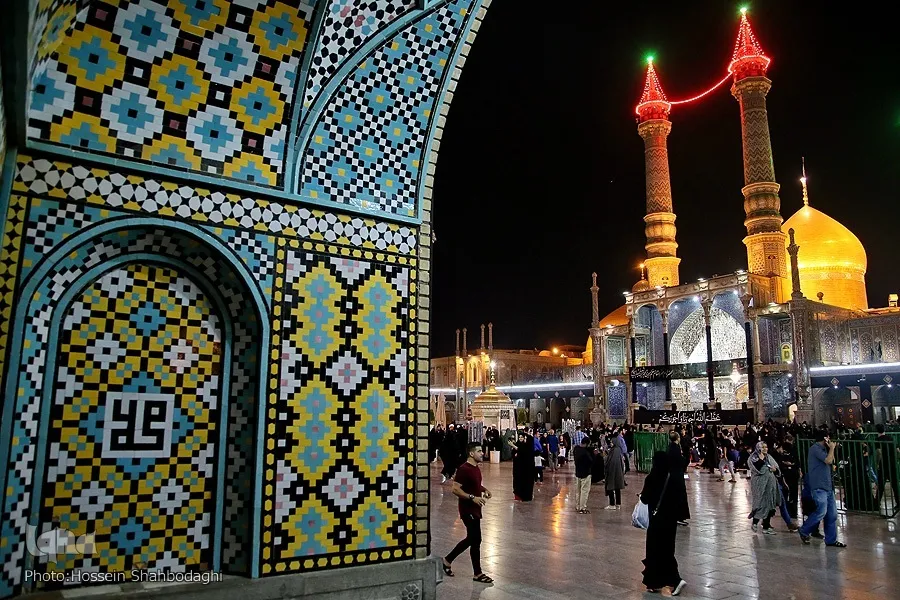 أجواء مرقد السيدة معصومة(س) في ليلة وفاة النبي محمد(ص)