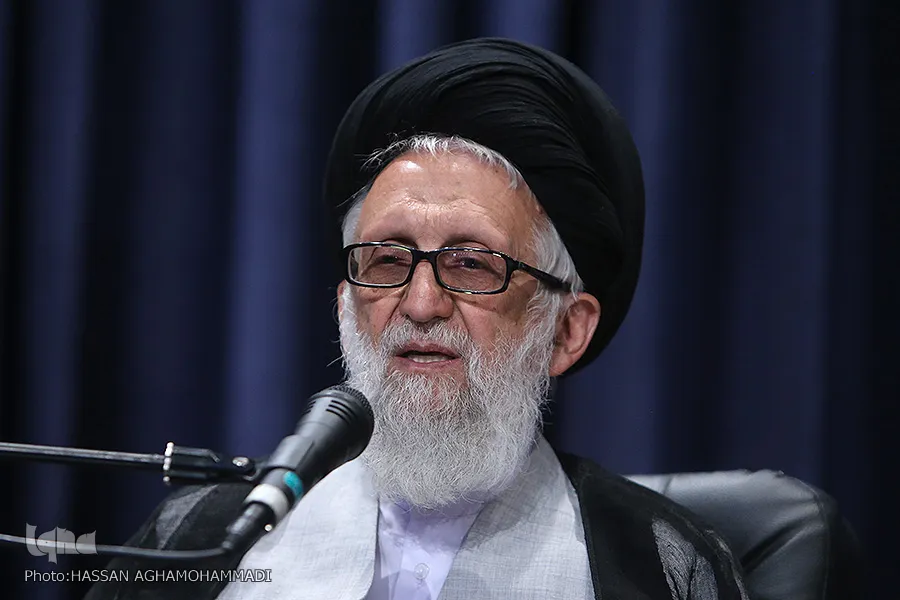 شرح‌نویسی بر نهج‌البلاغه تبدیل به لایحه‌نویسی شود
