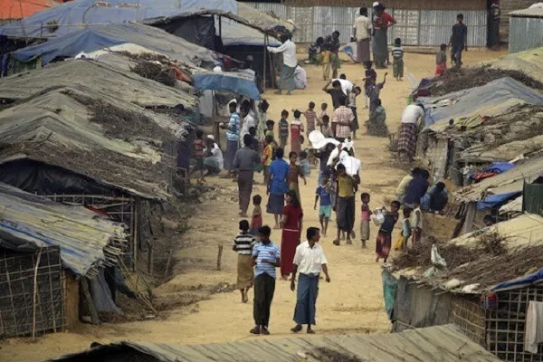 Bangladeş'teki Arakanlı Müslümanlar ülkelerine 