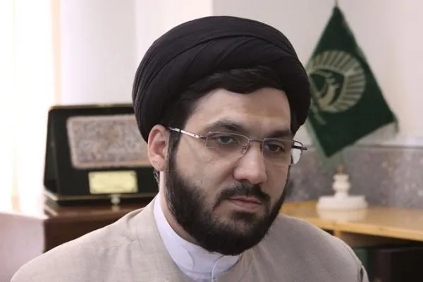 معرفت با عشق حاصل می‌شود، نه با درس خواندن و سخنرانی شنیدن