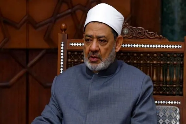 شيخ الأزهر يعبر عن تعازيه إلى ملكة بريطانيا في رحيل زوجها الأمير فيليب
