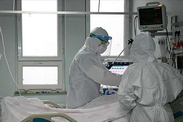 Türkiye'de son 24 saatte 13 bin 695 kişinin testi pozitif çıktı