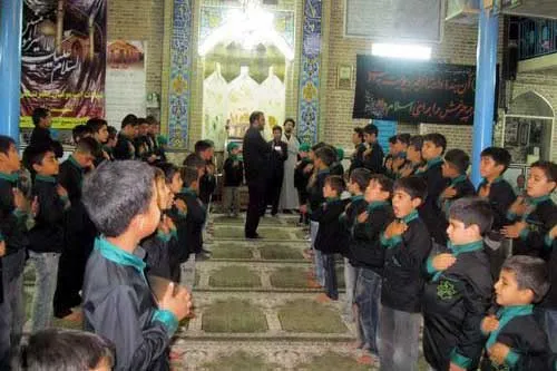 کودکان و نوجوانان تاسوعا و عاشورا را به سوگ می‌نشینند