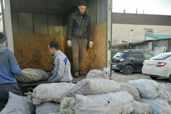 БФ «Закят» раздал нуждающимся тонну картофеля