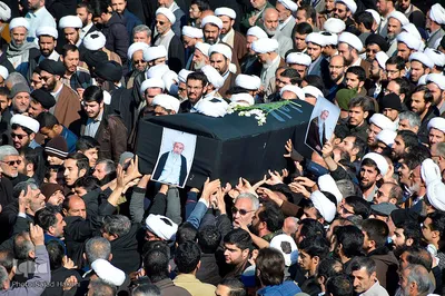 مراسم تشییع پیکر آیت‌الله محمد مؤمن در قم
