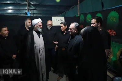 بازدید نماینده رهبر معظم انقلاب در استان سمنان از مواکب خدمت‌رسان به عزاداران شرکت کننده در مراسم تشییع رهبر شهید انقلاب 